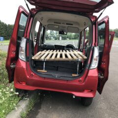 軽自動車デイズルークス　自作の車中泊ベッドで水平に寝る