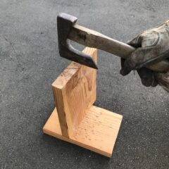 ナイフでバトニングは薪割に不適　ナタか斧が安全な理由