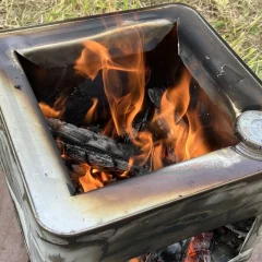 一斗缶で自作焚き火台　燃焼効率と二次燃焼を目指して